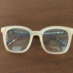 Max Studio Beige/Tortoise Reading Glasses 1.50